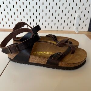 NWOT Birkenstock Brown Ankle Strap Yara Leather Sandals